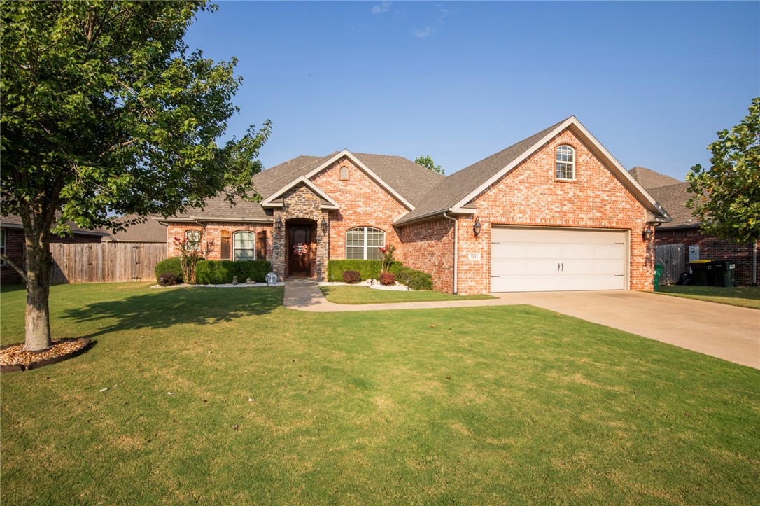 Immaculate 3-bedroom home with bonus room, ideally located just minutes from Bentonville West High School and Centerton Gamble Elementary. This thoughtfully designed split floorplan features soaring 11' ceilings, elegant crown molding, a spacious family room, and a bright dine-in kitchen. The generous primary suite offers comfort and privacy, while the versatile bonus room can serve as a home office, playroom, 4th bedroom, or media space. Step outside to enjoy a large, covered deck overlooking a professionally landscaped yard. The garage is upgraded with a durable poly-coated floor for easy maintenance. Recent updates add peace of mind, including a new roof (2024), as well as newer HVAC, water heater, and dishwasher. Clean, stylishly finished, and truly move-in ready ā this home is a must-see!