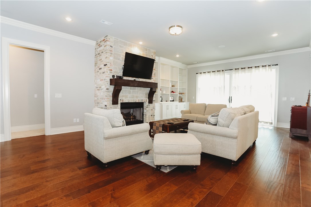 Champions Golf & Cc Rogers - Residential