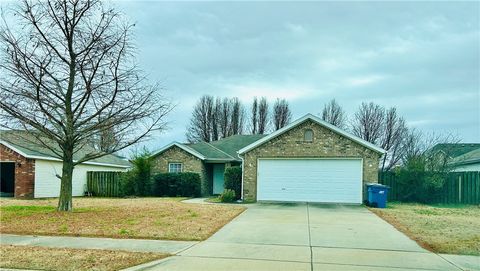 Photo of 4603 SW Limestone Avenue, Bentonville, AR 72712 (MLS # 1334361)