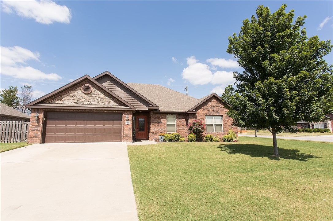 Seller will pay $2,500 of buyer's closing cost plus a $500 paint allowance. Beautiful home with an open floor plan in Bentonville School District. 4 bed 2 bath with handscraped hardwood floors, tile, carpet, granite countertops, corner lot with fenced in backyard and covered patio. Refrigerator in kitchen conveys.