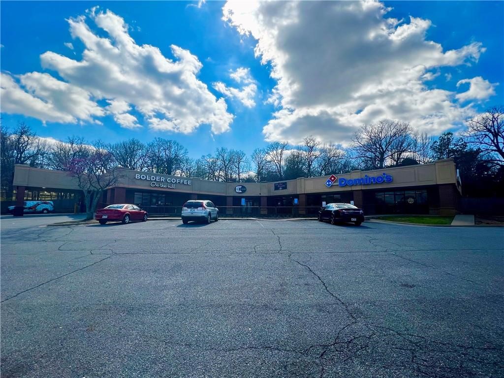 Excellent restaurant lease opportunity in a multi-tenant space on U of A campus. Large 2,500 sqft end unit on a busy corner lot with high foot and traffic count. Full functioning kitchen and dining room. Building shares space with Boulder Coffee and other local businesses. Plenty of parking and great curb appeal.