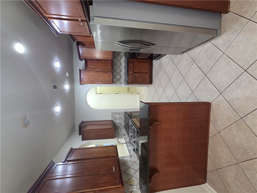 Crofton Manor Sub - Residential Lease