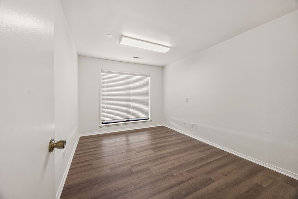 Regency North Ph I - Commercial Lease