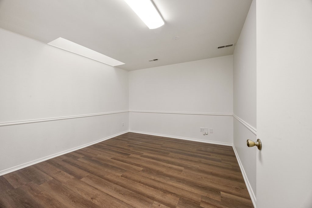 Regency North Ph I - Commercial Lease