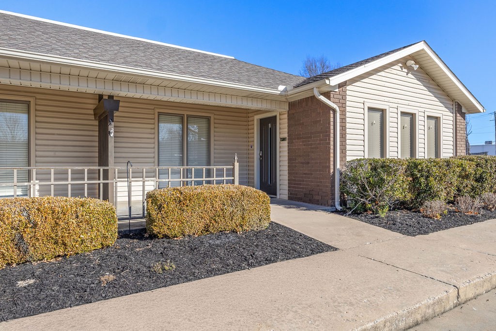 Regency North Ph I - Commercial Lease