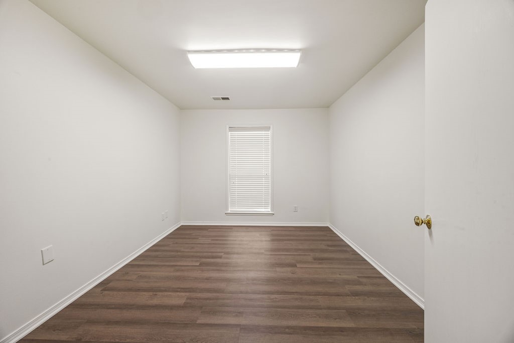 Regency North Ph I - Commercial Lease