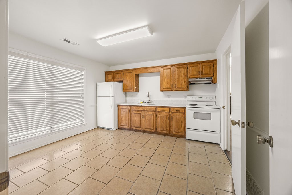 Regency North Ph I - Commercial Lease