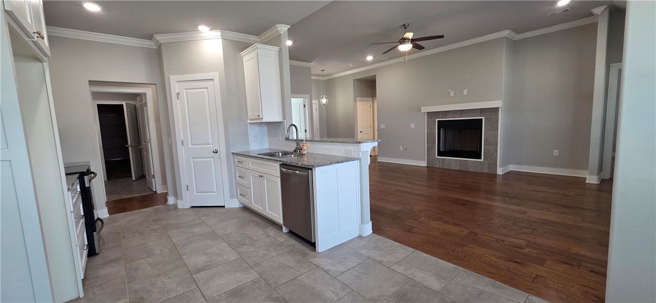 Hickory Meadows Sub Ph 1 - Residential Lease