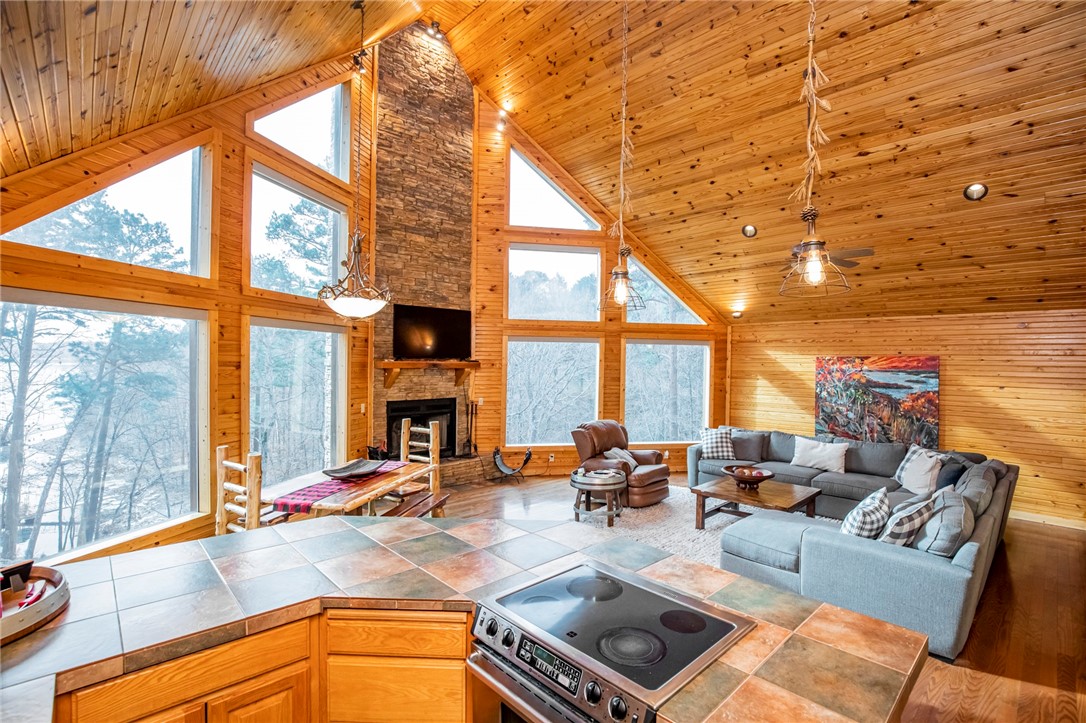 Piney Point Retreat - Residential