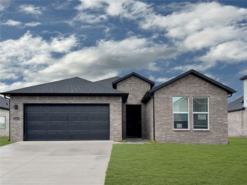 Photo of 2410 Max Avenue, Bentonville, AR 72713 (MLS # 1327420)