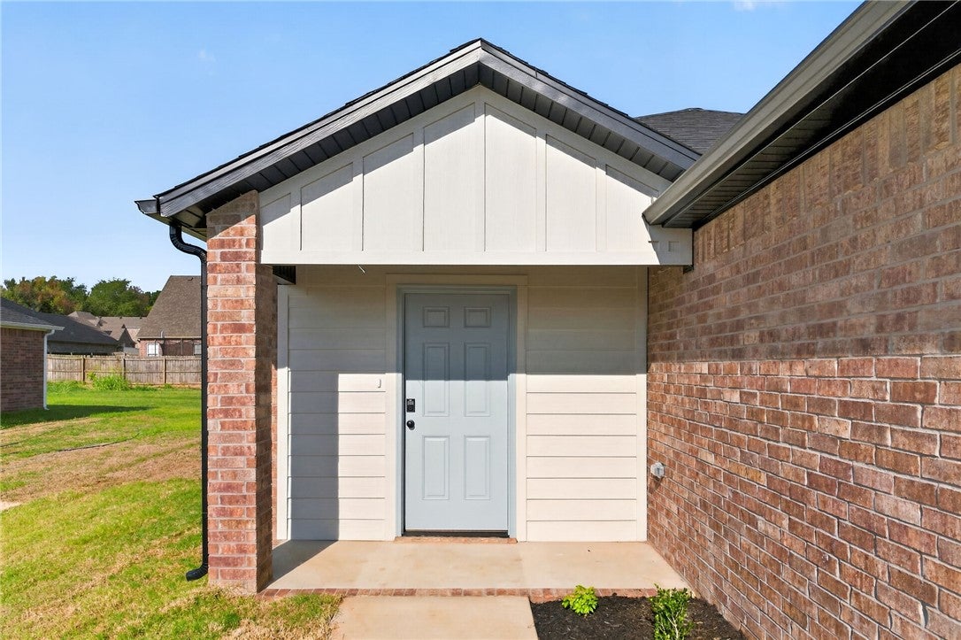 921 SW Spavinaw Boulevard