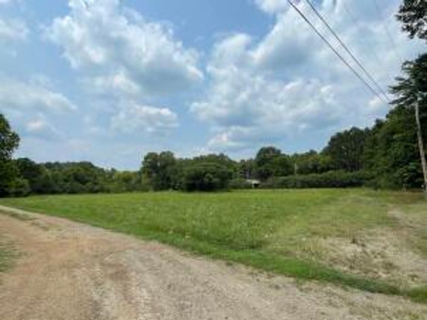 Lots for sale in Dover with established utilities and access. Purchase price is for each lot individually.