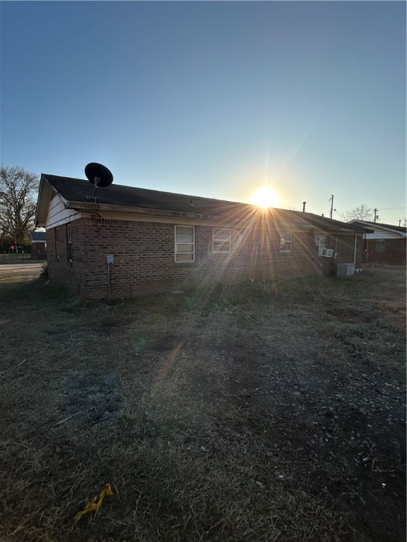 Argie Hurt Add To Alix - Residential