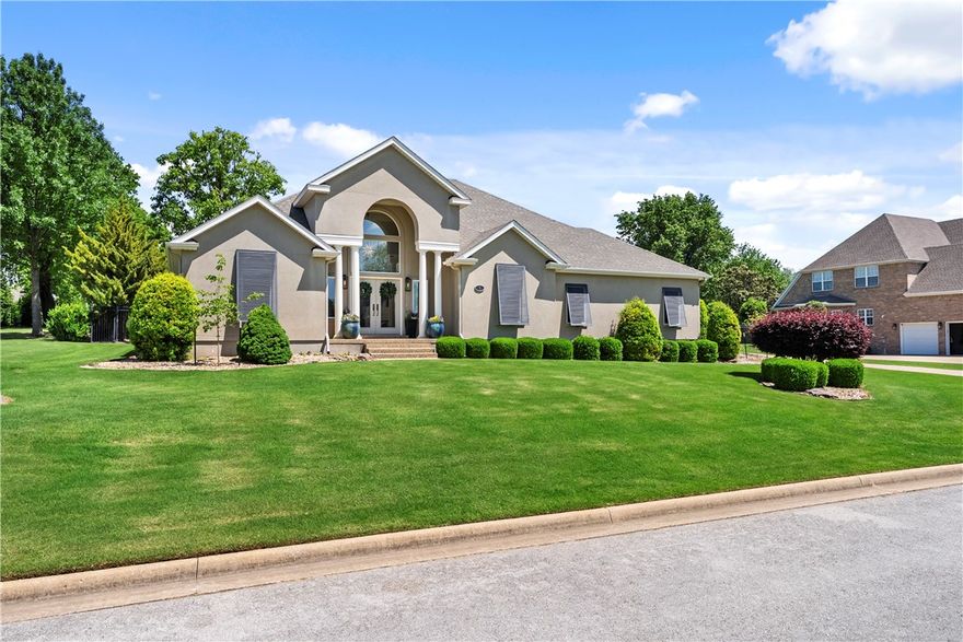 This elegant 4 bedroom 3 bath home sits on a large lot in the highly desirable neighborhood of Pinnacle. Numerous upgrades including paint, lighting, tile and Anderson sliding glass doors. The beautiful patio has been enlarged for entertaining. Meticulous attention to detail makes this one you don't want to miss.
Note: the hot tub is negotiable.