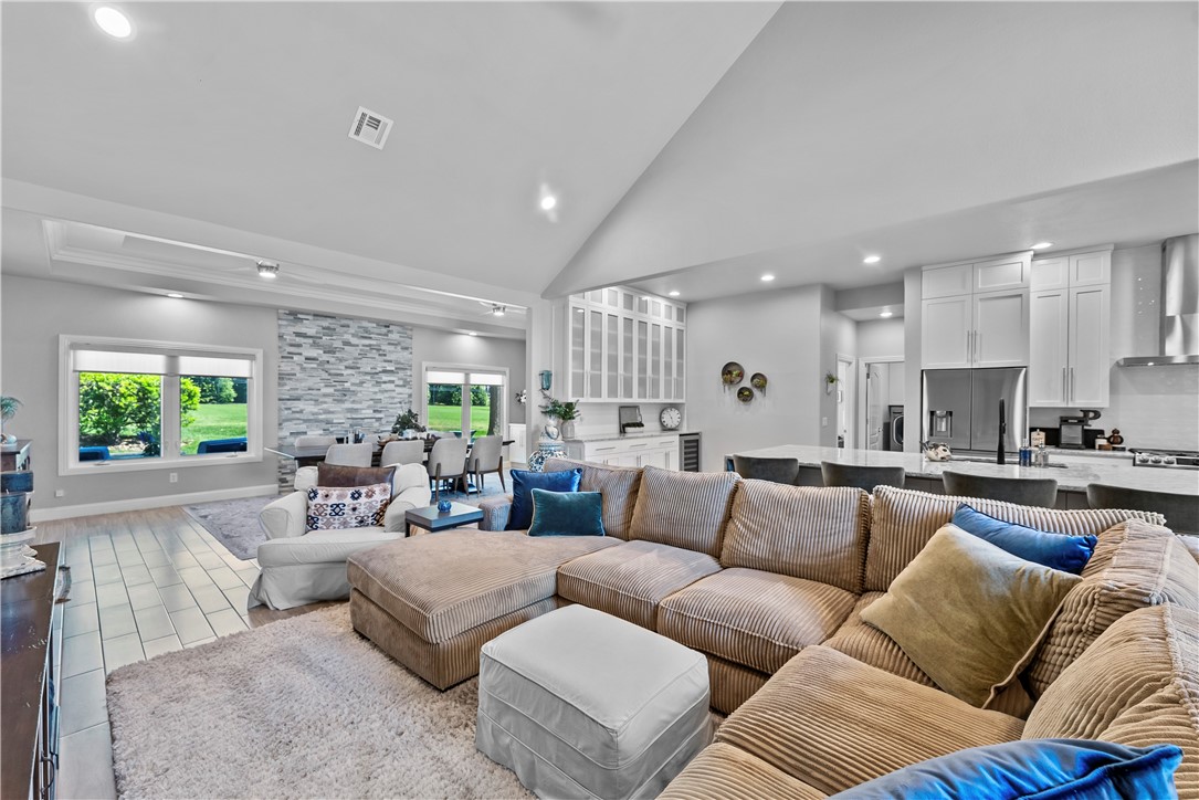 Pinnacle Sub Ph 1, The Rogers - Residential