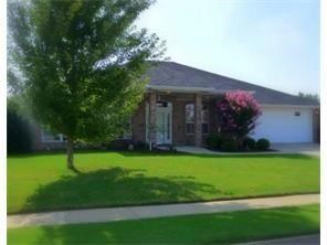 Beautiful home in Pleasant View subdivision. Great location with easy access to everything. 4 Bedroom, 3 Bath, Split floor plan. Great kitchen with lots of cabinetry. Fireplace in living room. Master suite includes separate jacuzzi tub and walk in shower. Home also includes executive office. Privacy fenced backyard.