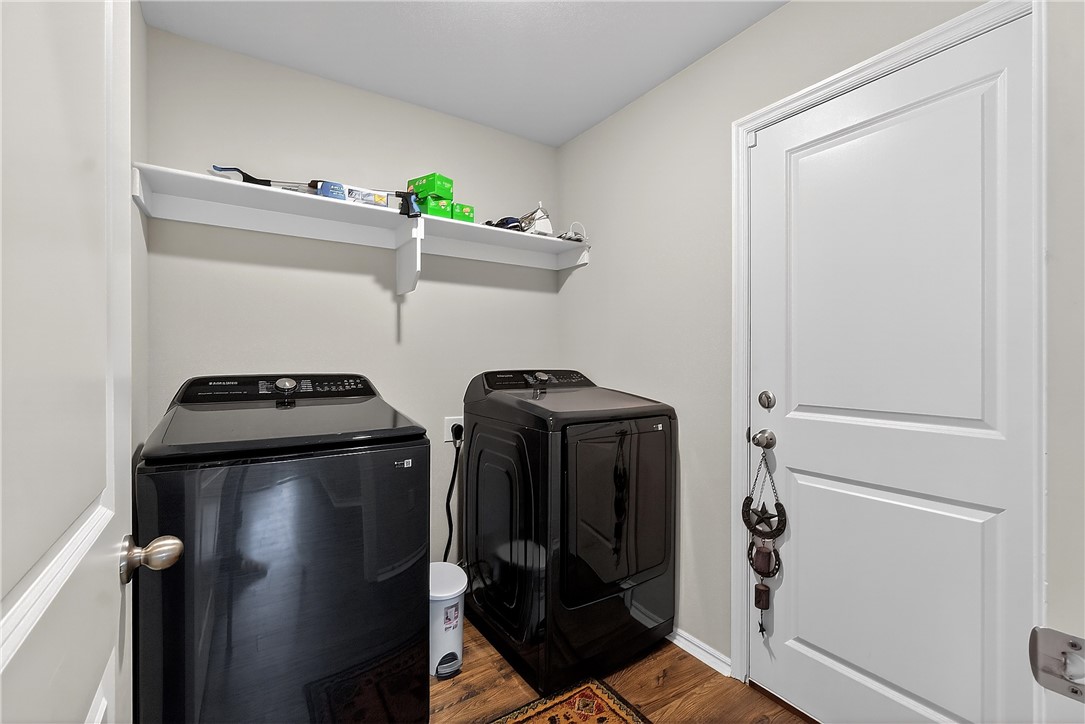 Pioneer Woods Ph 3 Gentry - Residential