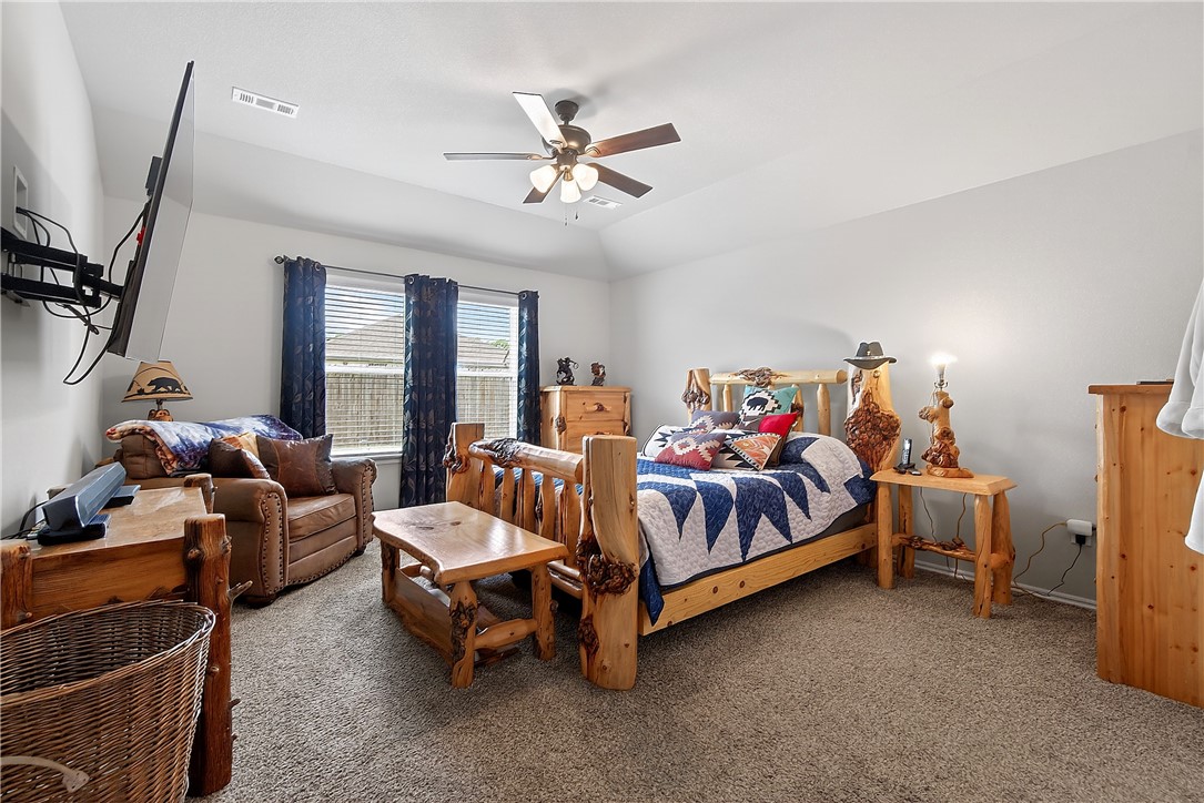 Pioneer Woods Ph 3 Gentry - Residential