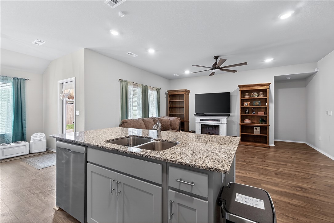 Pioneer Woods Ph 3 Gentry - Residential