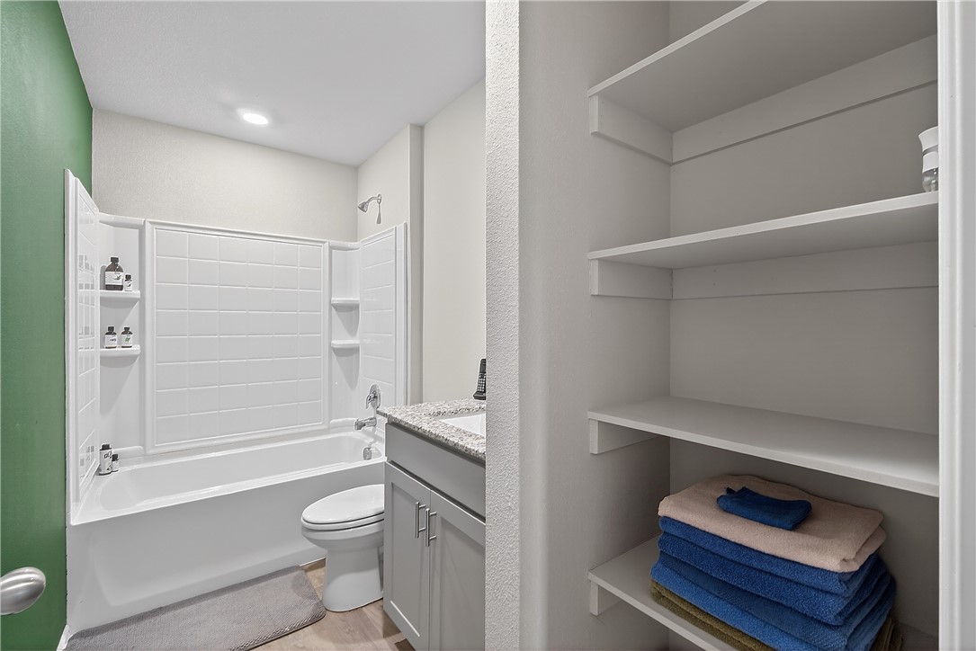 Pioneer Woods Ph 3 Gentry - Residential