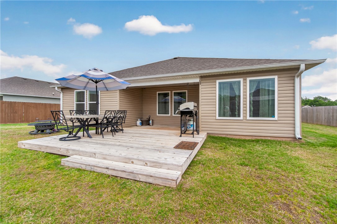 Pioneer Woods Ph 3 Gentry - Residential