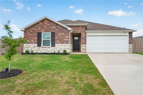 Photo of 613 S Smith Avenue, Gentry, AR 72734 (MLS # 1344139)