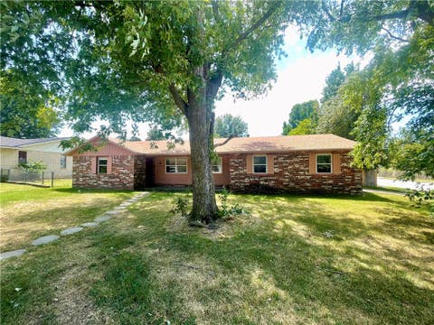 Photo of 3909 Clark Avenue, Springdale, AR 72762 (MLS # 1358690)