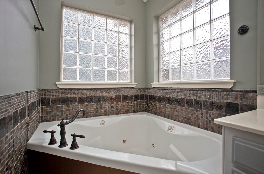 Ridgecrest Meadows Ph 1 Rogers - Residential Lease