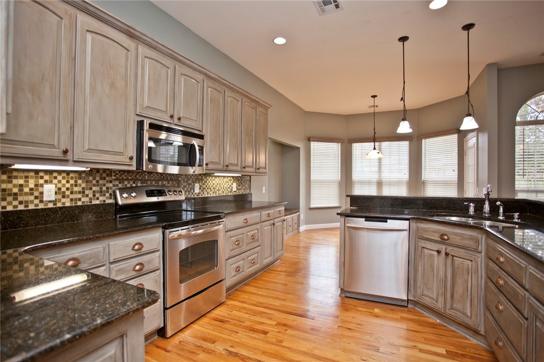 Ridgecrest Meadows Ph 1 Rogers - Residential Lease