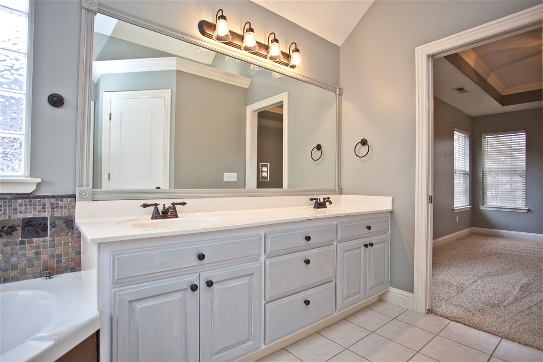 Ridgecrest Meadows Ph 1 Rogers - Residential Lease