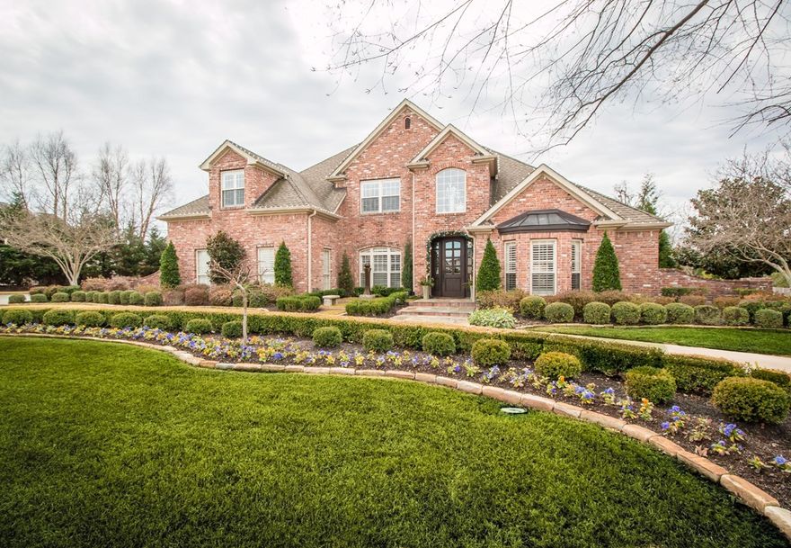 Stunning Pinnacle home offers "resort living" in your own backyard, a TRUE Entertainers Dream! Completely remodeled from top to bottom & brand new pool house, pool & outdoor living w/no detail overlooked! Huge lot, Bentonville Schools, 5 FP's, 3 family rooms, study, work out room, 2 laundry rooms, & so much more! Designer high end lighting, wood beams, plantation shutters, gourmet kitchen w/gas range, center island & wood flooring!  Pool house offers 1 bed, 2 bath, living, kitchen, laundry & exercise room