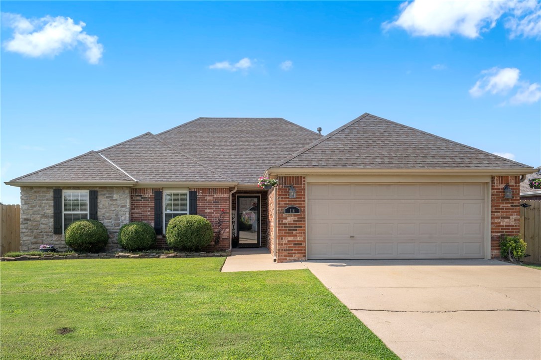 Welcome to 114 Southpointe in Rogers! This well-maintained 3 bed, 2 bath home offers 1,582 sqft of functional living space in a convenient location. Recent updates include a new fence and storm door (2024), dishwasher (2022), and roof, gutters, exterior paint, microwave, and kitchen light fixtures (2020). Inside, youāll find a bright layout with spacious bedrooms and easy flow from living to dining. Outside, enjoy a fully fenced backyard perfect for pets or play. Just 3 miles from I-49, 5 minutes to historic downtown Rogers, and 10 minutes to the Walmart AMP, this home offers quick access to shopping, dining, and entertainment. Ideal as a first-time home or investment propertyādonāt miss this one!
