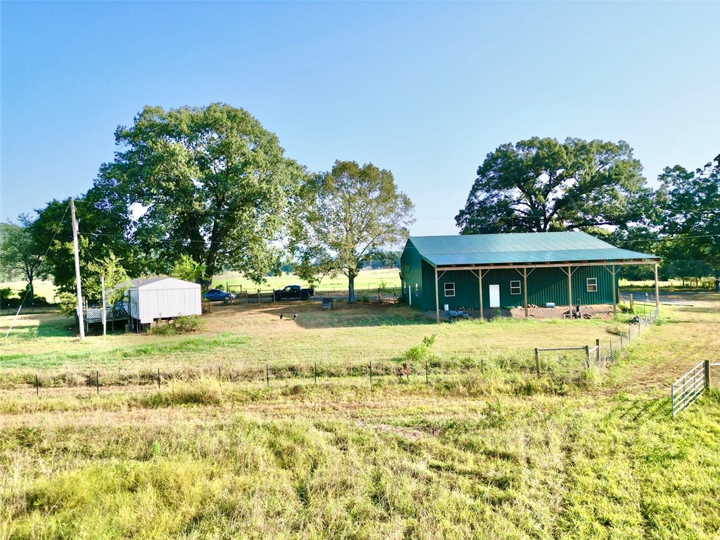 Discover the possibilities with this property featuring approximately 18 acres of open country living. The land includes a 16x60 mobile home, a 40x60 shop, and a 24x60 lean-to, giving you space for work, hobbies, and storage.
Whether youāre looking for a place to live while you build your dream home, a small farm setup, or a retreat away from the city, this property offers endless opportunities. With plenty of acreage, room to expand, and functional outbuildings, this is country living at its finest.
Donāt miss the chance to make this property your own!