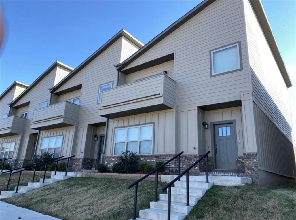 AVAILABLE FOR RENT JUNE 15, 2025 - Discover modern living in this stunning 1,900 square foot townhouse, built in 2020, located in the vibrant community of Fayetteville, AR. With 3 spacious bedrooms and 2.5 bathrooms, this residence offers a perfect blend of comfort and style. The heart of the home features a contemporary kitchen equipped with a glass top range oven, an upgraded side-by-side refrigerator with an ice maker and water dispenser, a built-in microwave, and a convenient dishwasher, making meal preparation a breeze.
Enjoy the convenience of walk-in closets with built-ins in every room, providing ample storage and organization. Keyless entry on all doors adds an extra layer of security and modernity, while the central air conditioning ensures a comfortable atmosphere year-round. The full-size washer and dryer included in the unit make laundry days hassle-free, and the attached garage offers additional storage and parking options.