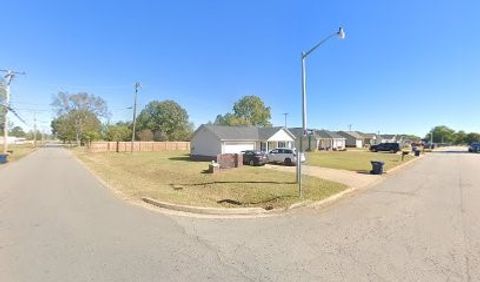 Photo of 32 Cypress Avenue, Clarksville, AR 72830 (MLS # 1334489)