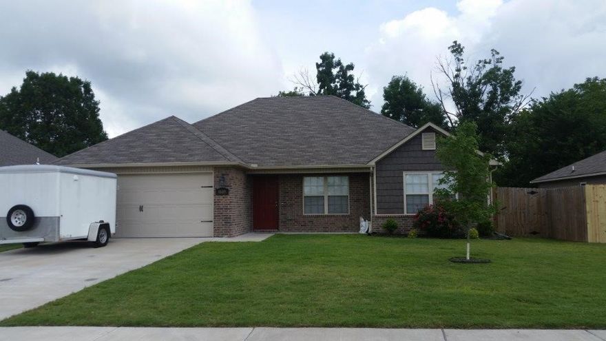 3 Bedroom, 2 full baths - Split bedroom plan - Eat-in kitchen - All kitchen appliances - Vinyl plank flooring throughout - Privacy fenced backyard - Pets Negotiable.