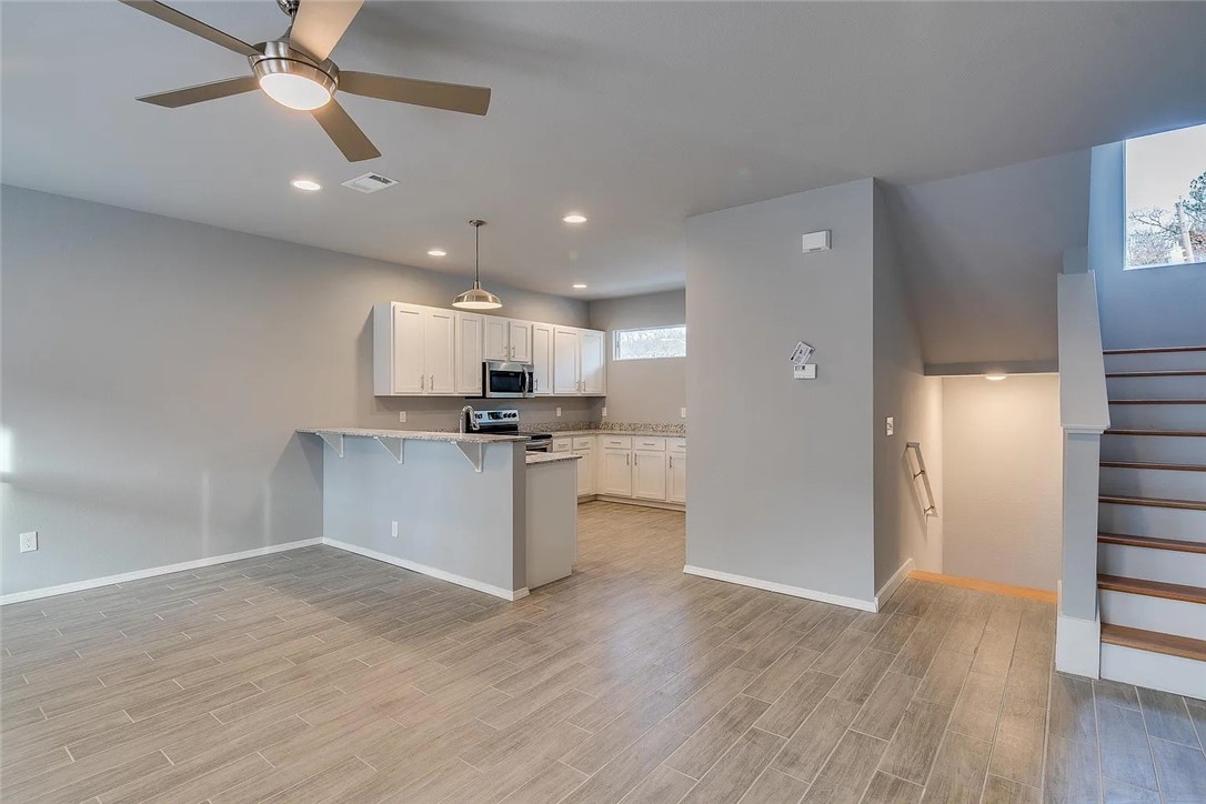 9-16-30 FAYETTEVILLE OUTLOTS - Residential Lease