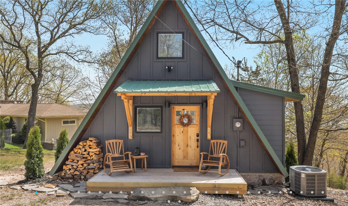 This completely remodeled A-Frame is a one of a kind cabin for anyone looking to retreat on Beaver Lake! Located in Lost Bridge Village, this home is the perfect getaway from the day to day, yet located 30 mins to many attractions in NWA including shopping, restaurants, bike trails and local breweries. If youāre looking to spend time out on the water, Lost Bridge Marina is 3.2 miles away and they have daily boat rentals and slip rentals! Sold fully furnished -- ready for your to immediately enjoy!!