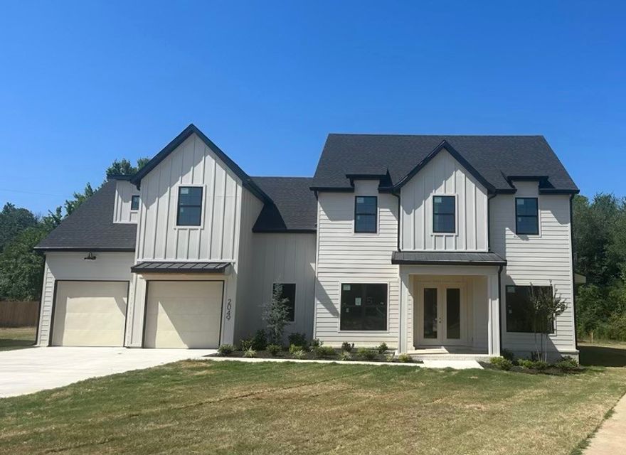 Pending before Print. Gorgeous new custom spec with updated design package by sought after design team. Amazing open floor plan with entertainers backyard. Root elementary school and walk to Woodland junior high. Only 12 total lots in this neighborhood so don't wait.