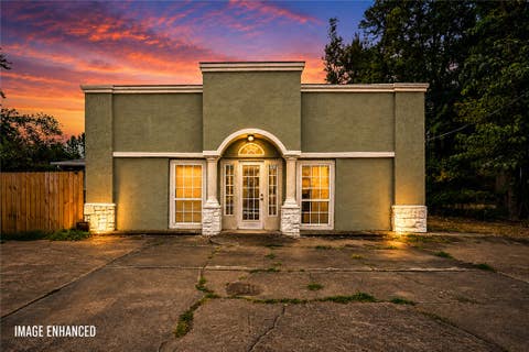 Photo of 2202 SE 14Th Street, Bentonville, AR 72712 (MLS # 1359699)