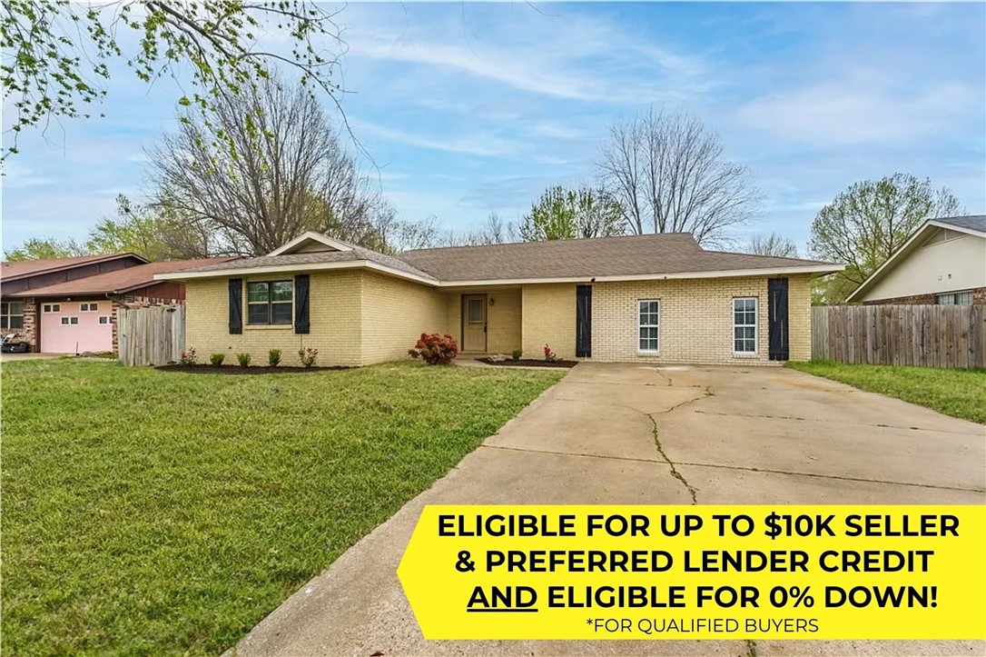 Don't miss out on this gem in the heart of the Springdale, 4 bedroom, 2 bathroom, 2,051 SqFt home located just minutes from I-49 & the Elm Springs Walmart. Great "Bang for your Buck" at $165/SqFt! Call to schedule your showing today! Qualified buyers are eligible for 0% down, and $10,000 worth of lender/seller credit. Call agent for more info.