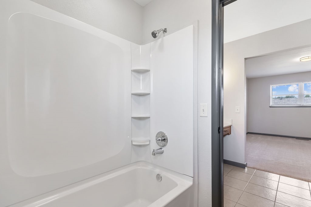 Country Club Estates Rogers - Residential