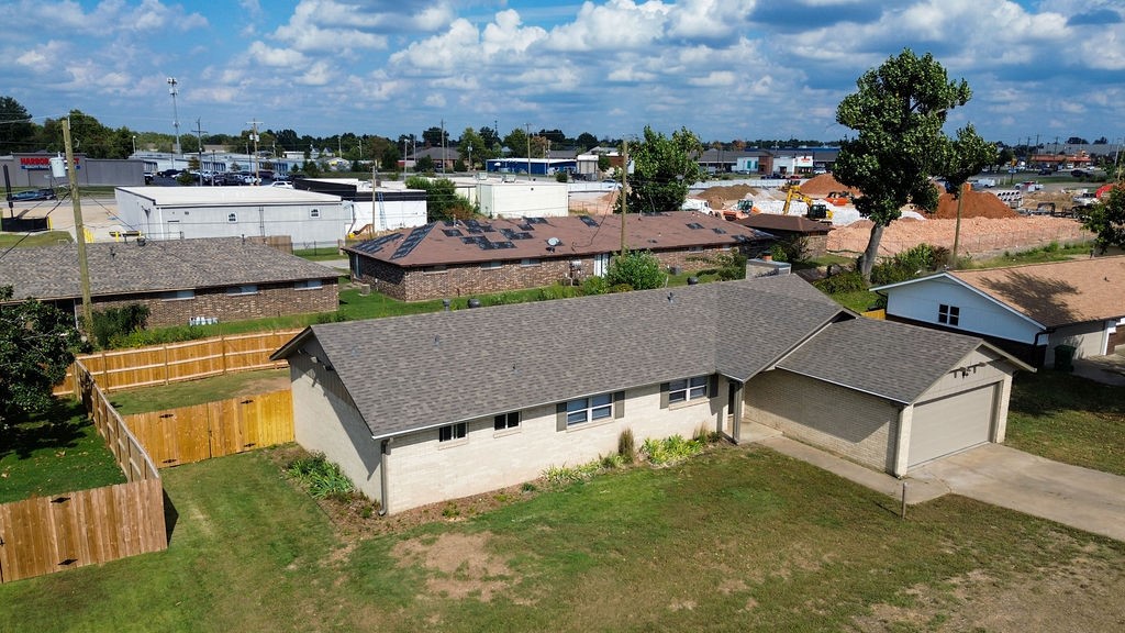 Country Club Estates Rogers - Residential