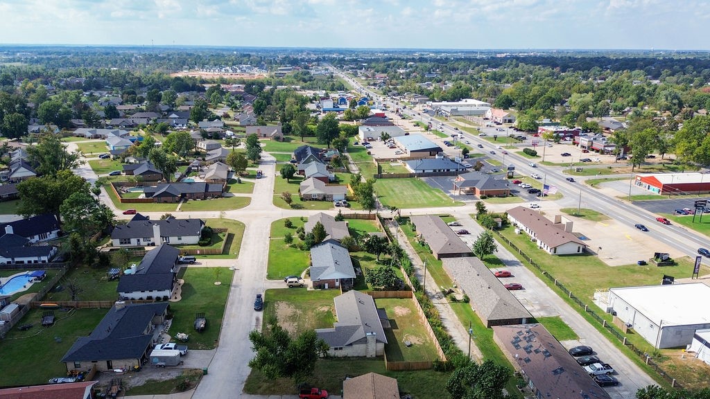 Country Club Estates Rogers - Residential