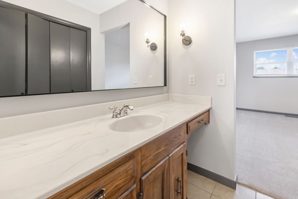Country Club Estates Rogers - Residential