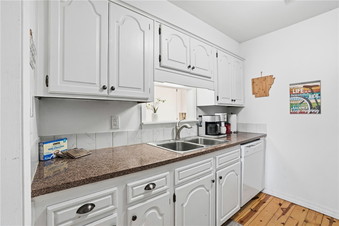 Townhouse Tct 3 A/K/A Drake Court Bvv - Residential