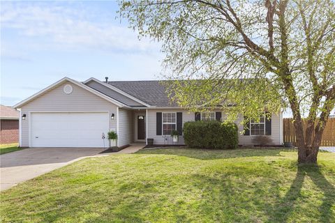 Photo of 521 Highland Street, Lowell, AR 72745 (MLS # 1341366)