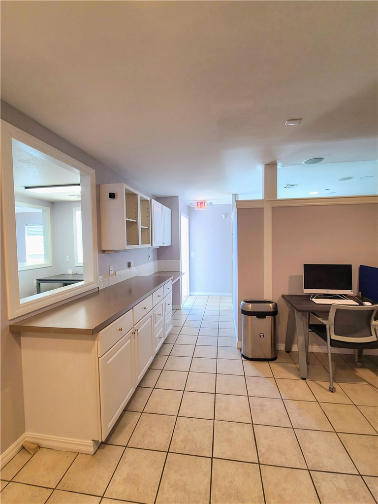 Valley West Sub Rogers - Commercial Lease