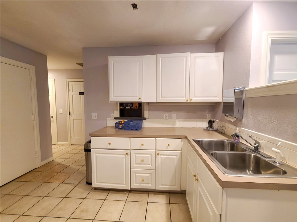 Valley West Sub Rogers - Commercial Lease