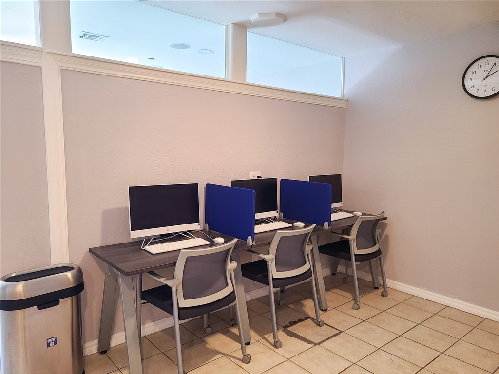 Valley West Sub Rogers - Commercial Lease